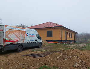 Zateplení stropu novostavby typu bungalov pomocí foukané izolace